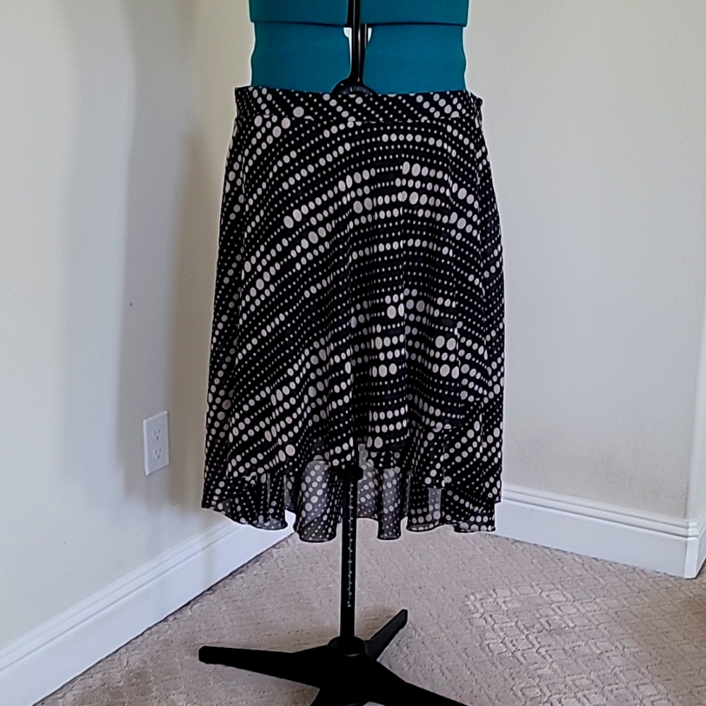 Kenneth Cole High waisted High low black and cream pattern skirt